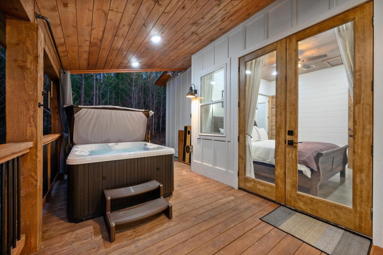 Bella Luna Cabin - Cozy Farmhouse Cabin, Private Deck, Swing Set, Fire Pit, Hot Tub Villa Broken Bow Kültér fotó