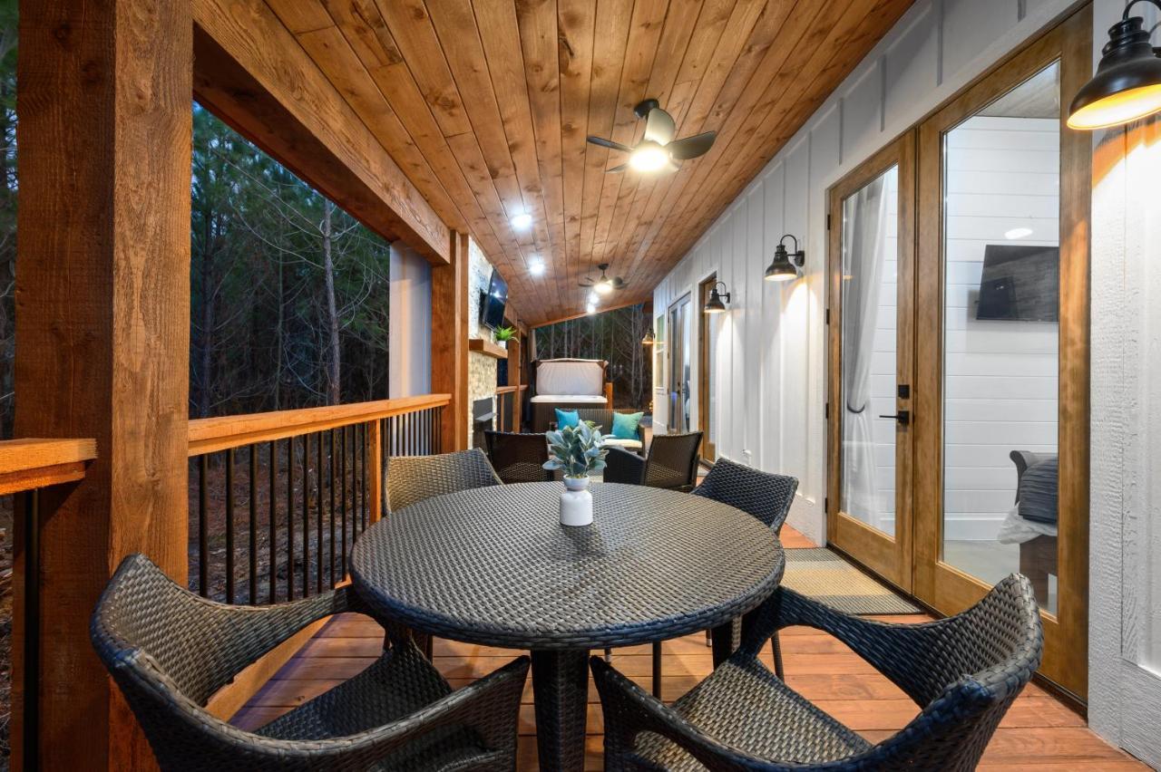 Bella Luna Cabin - Cozy Farmhouse Cabin, Private Deck, Swing Set, Fire Pit, Hot Tub Villa Broken Bow Kültér fotó